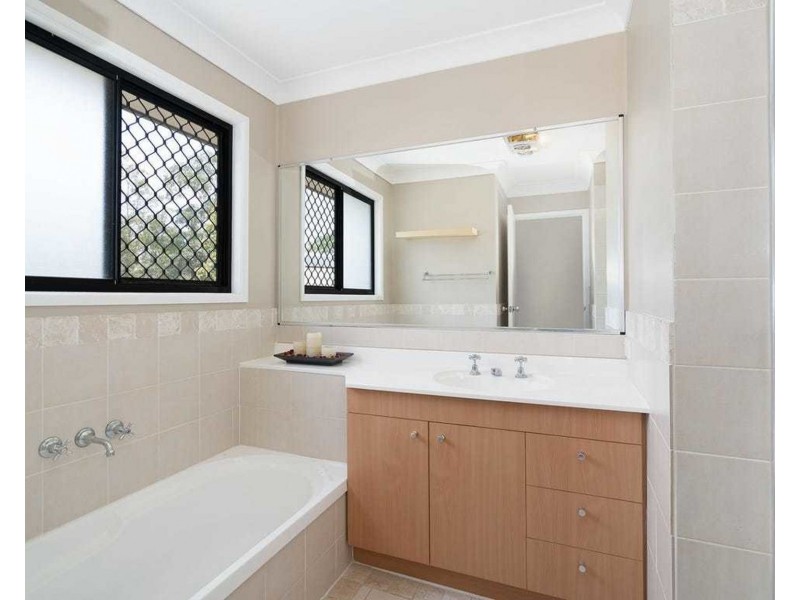 10 Karamea Avenue, Springfield QLD 4300