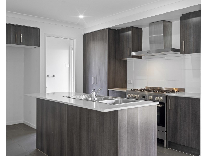 4 Crewes Crescent, Redbank Plains QLD 4301