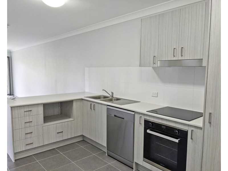 16A Georgia St, Flinders View QLD 4305