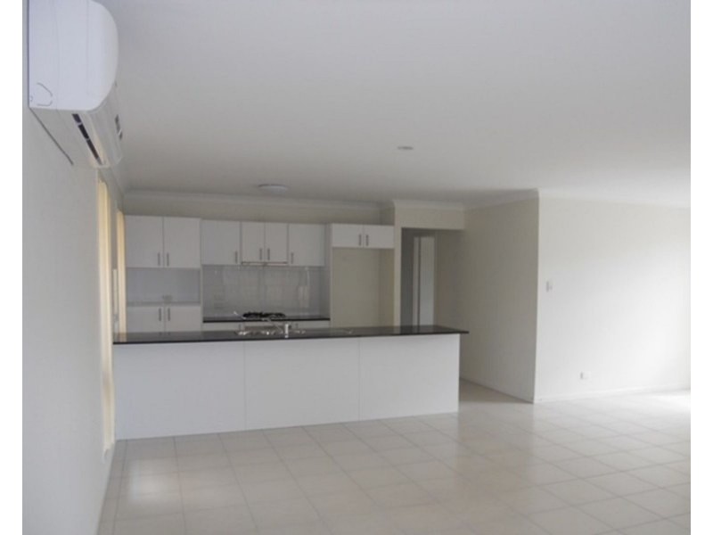 12 Wildflower dR, Springfield Lakes QLD 4300