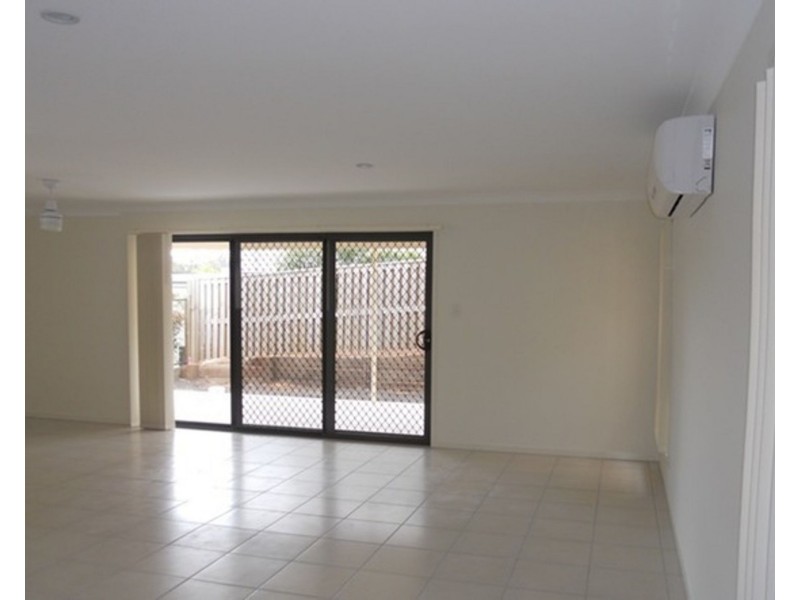 12 Wildflower dR, Springfield Lakes QLD 4300