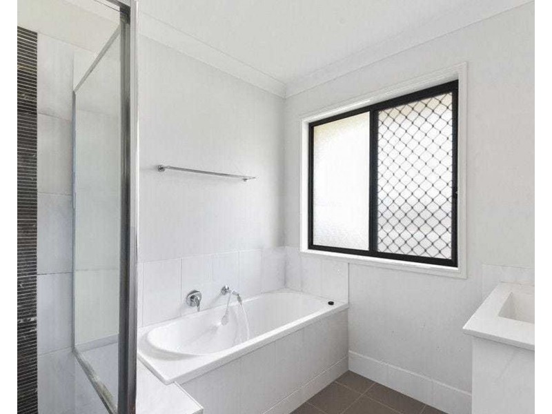 54 Jeff Collins Circuit, Bellbird Park QLD 4300