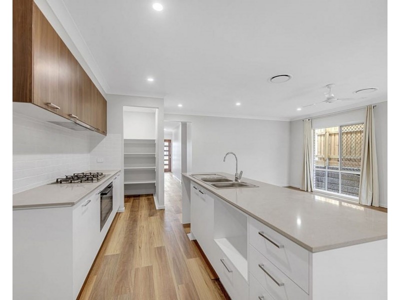 48 Jolly Mews, Ripley QLD 4306