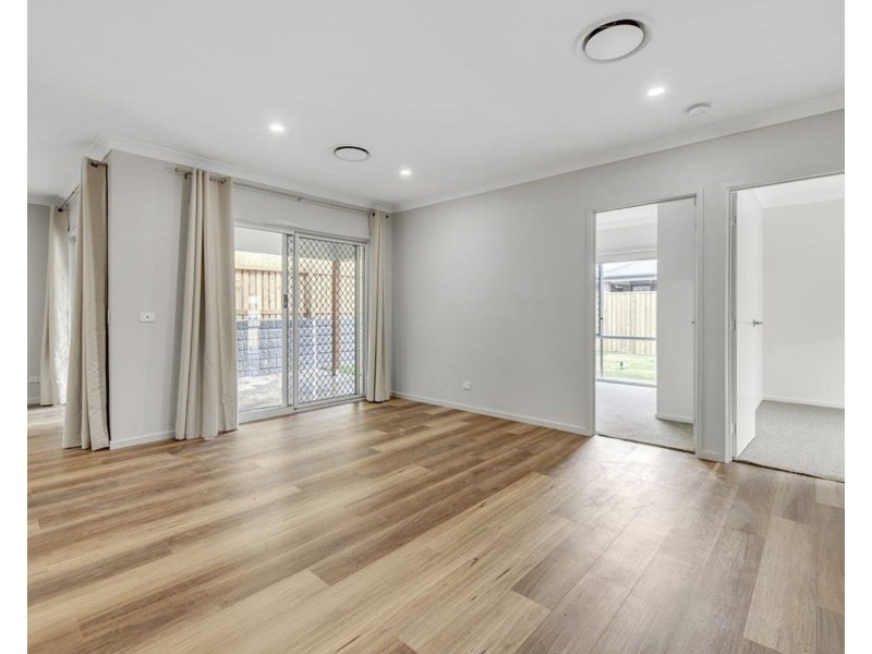 48 Jolly Mews, Ripley QLD 4306