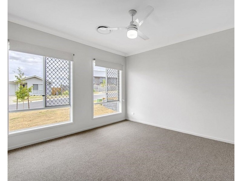 48 Jolly Mews, Ripley QLD 4306