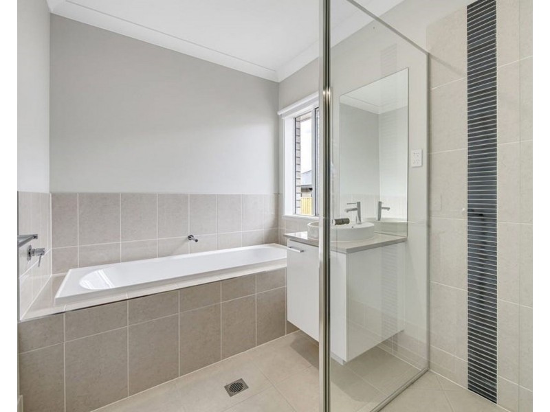 48 Jolly Mews, Ripley QLD 4306