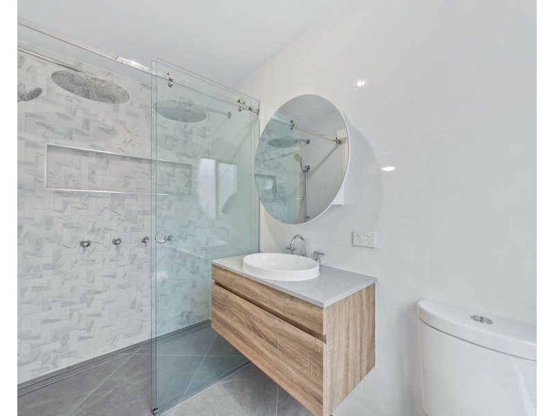 8 Tasman Place, Forest Lake QLD 4078