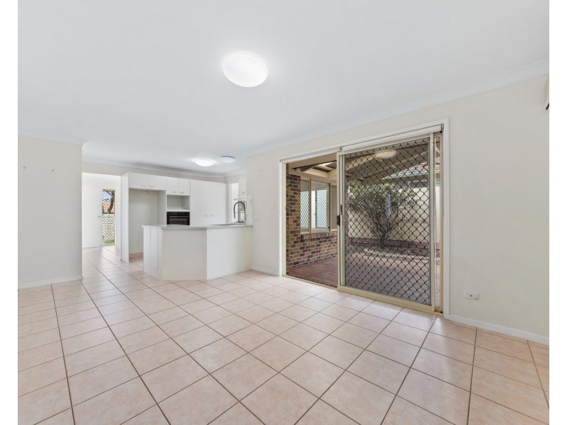 8 Tasman Place, Forest Lake QLD 4078