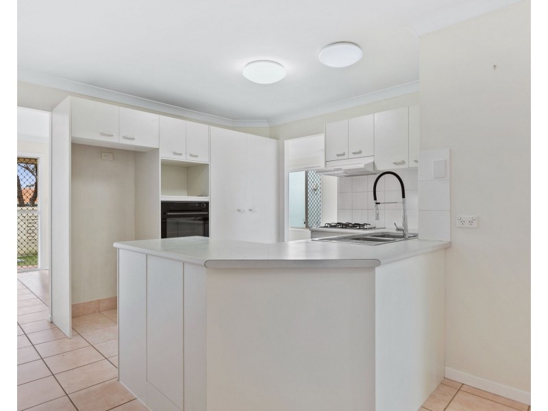 8 Tasman Place, Forest Lake QLD 4078