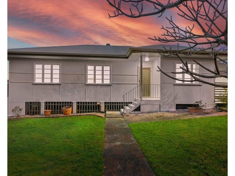 152 Englefield Road, Oxley QLD 4075