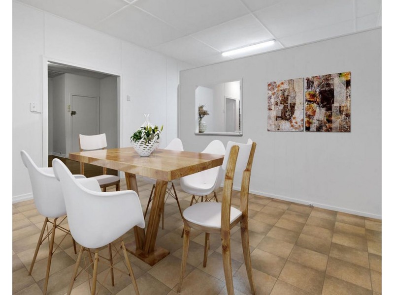 152 Englefield Road, Oxley QLD 4075