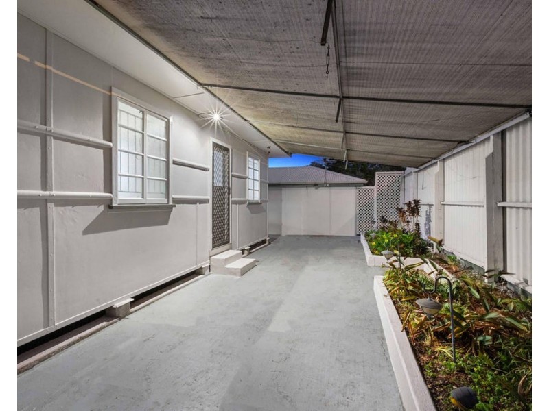 152 Englefield Road, Oxley QLD 4075