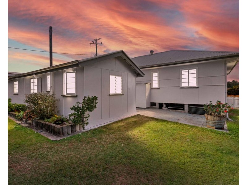 152 Englefield Road, Oxley QLD 4075