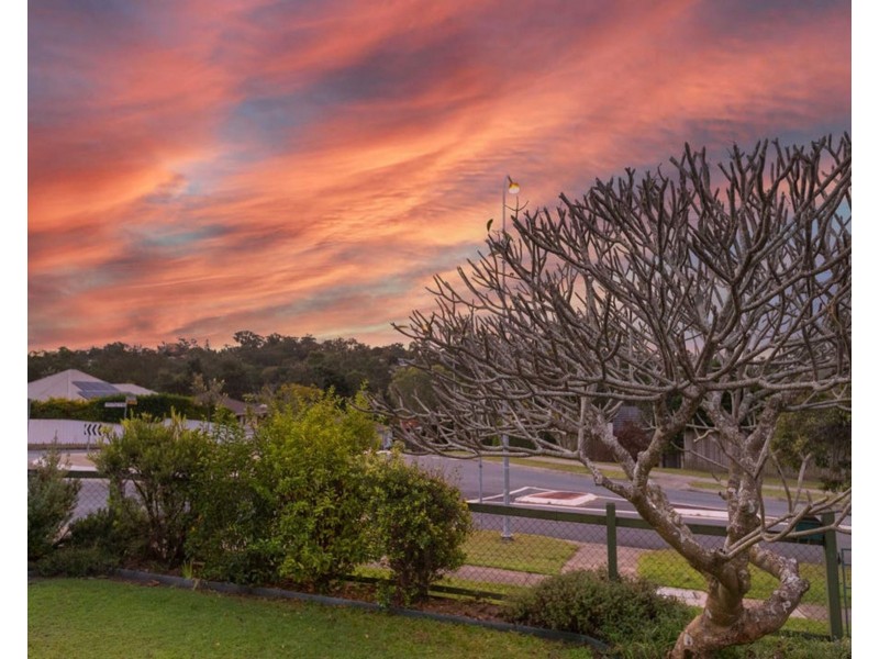 152 Englefield Road, Oxley QLD 4075