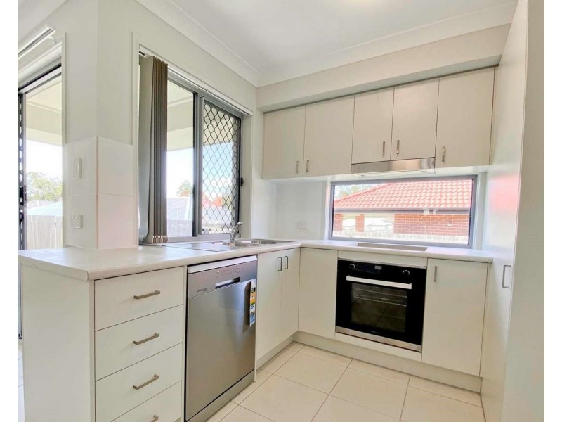 18B Greenpark Drive, Crestmead QLD 4132