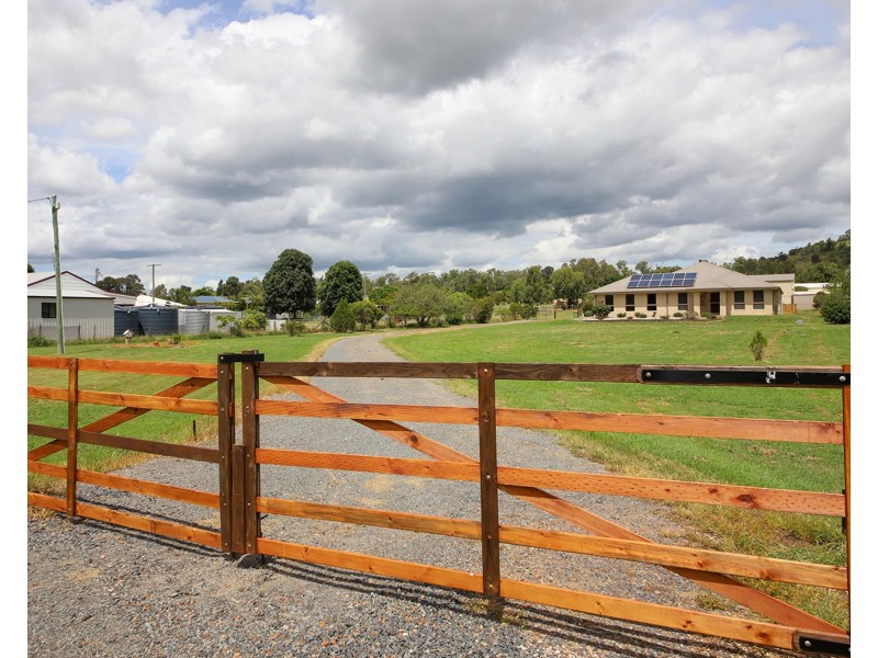 46 Zischke Rd, Plainland QLD 4341