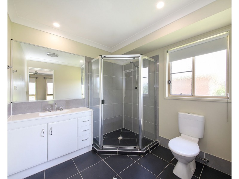 46 Zischke Rd, Plainland QLD 4341