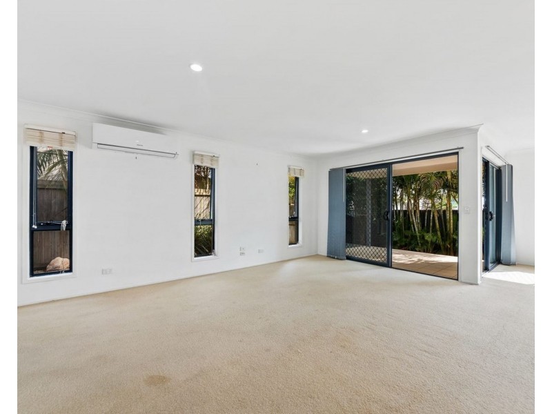 2/26a Commercial Dr, Springfield QLD 4300