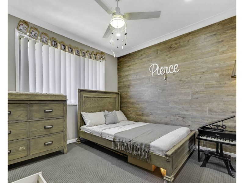 33B Richards St, Loganlea QLD 4131
