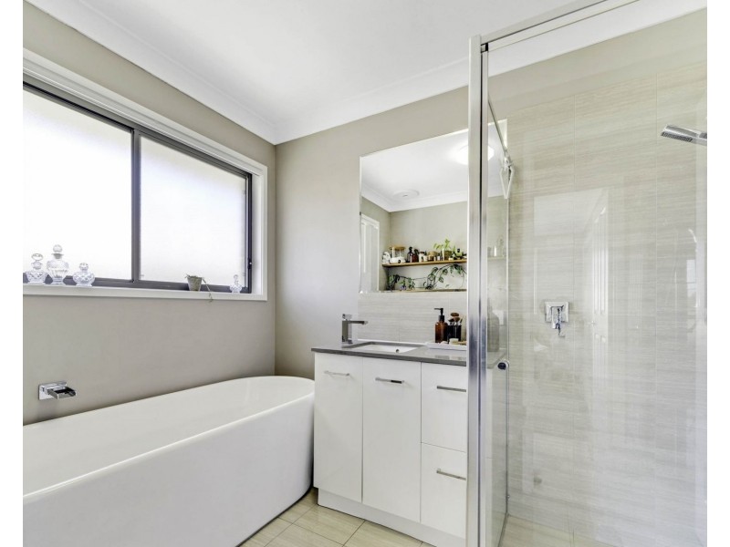 33B Richards St, Loganlea QLD 4131