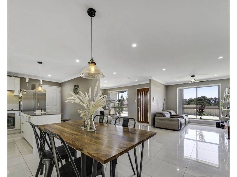 33B Richards St, Loganlea QLD 4131