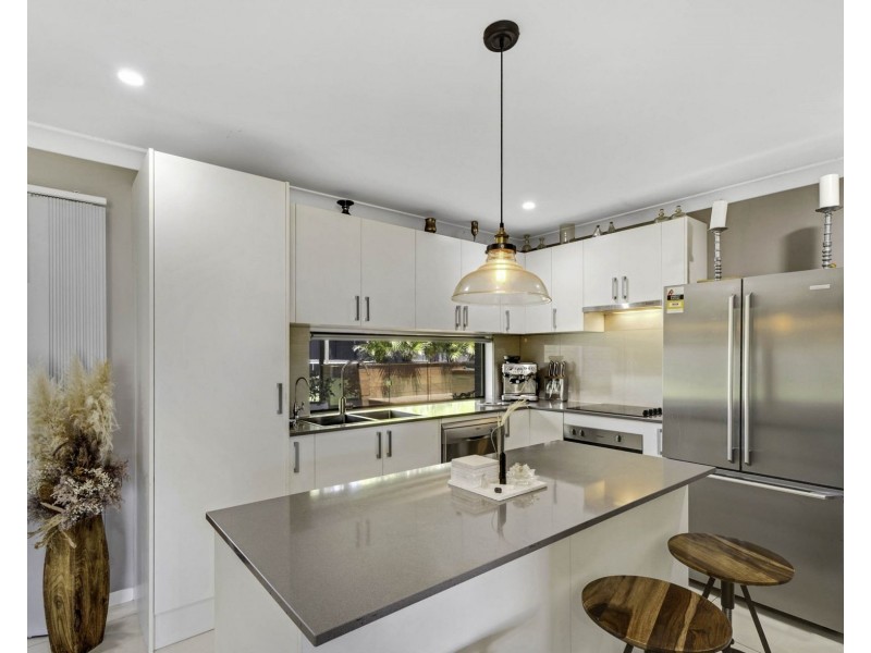 33B Richards St, Loganlea QLD 4131