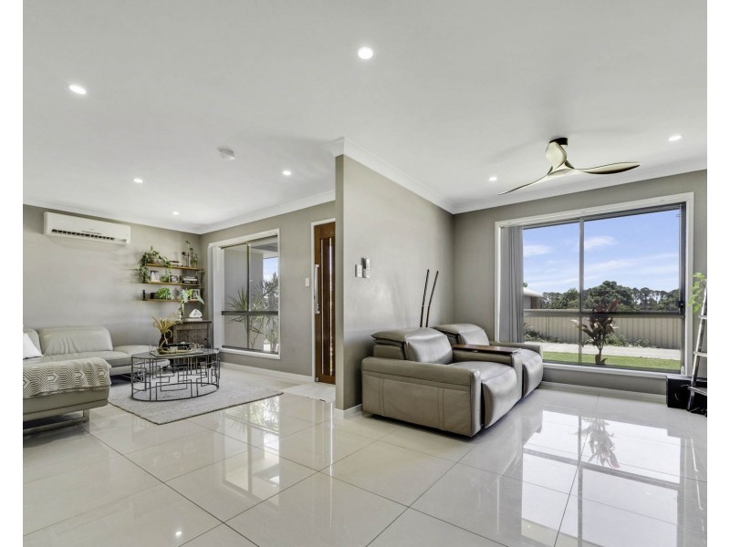 33B Richards St, Loganlea QLD 4131