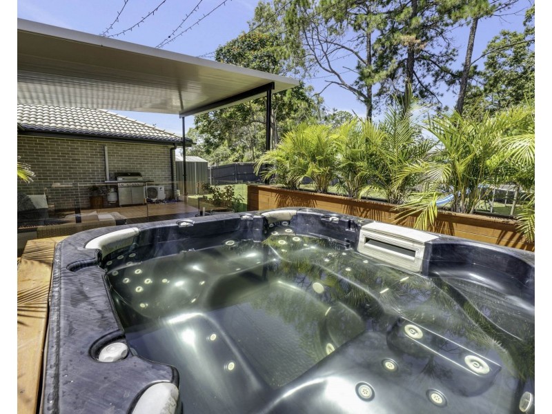 33B Richards St, Loganlea QLD 4131