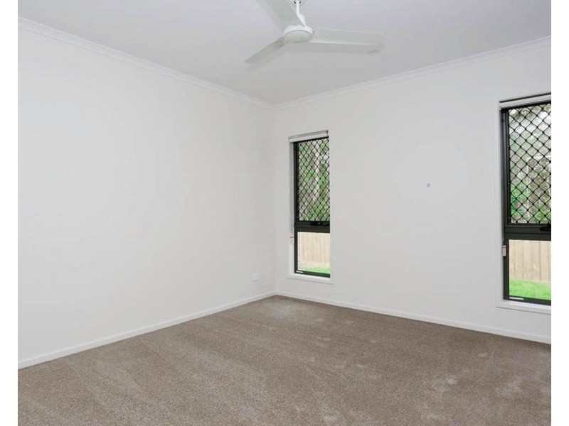 28 Bloomfield Ave, Park Ridge QLD 4125
