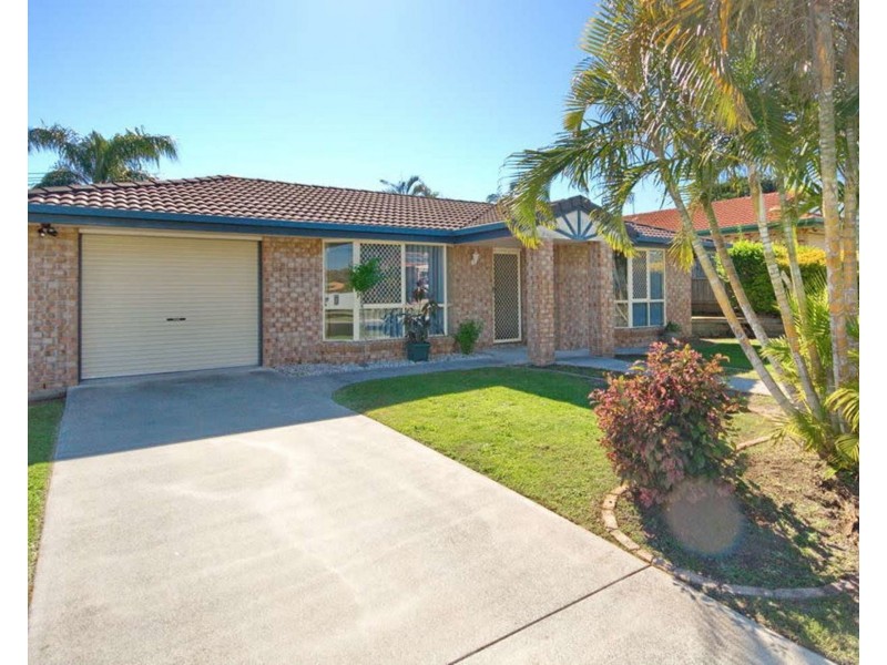 11 Poinciana St, Wynnum West QLD 4178