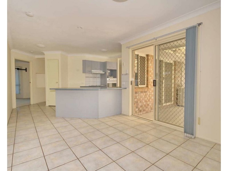 11 Poinciana St, Wynnum West QLD 4178
