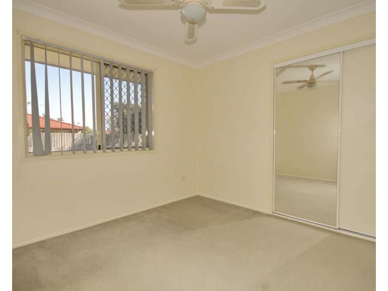 11 Poinciana St, Wynnum West QLD 4178