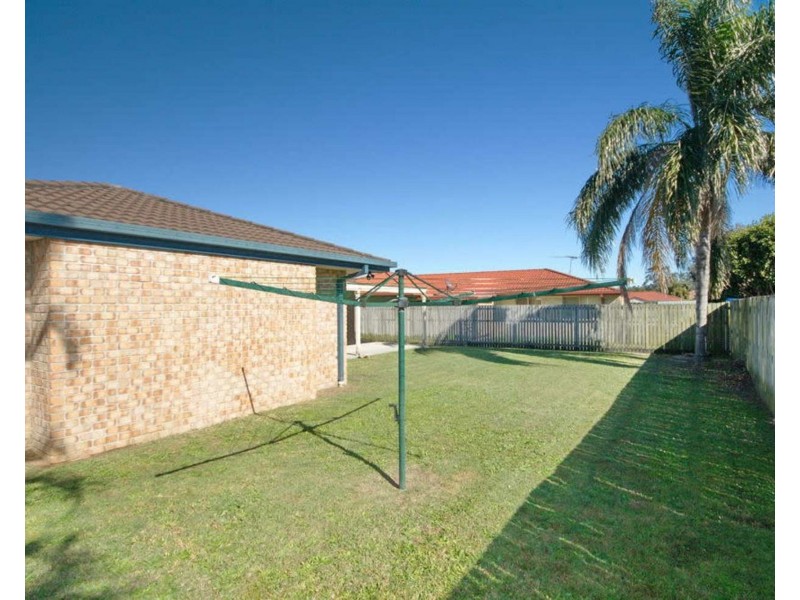 11 Poinciana St, Wynnum West QLD 4178