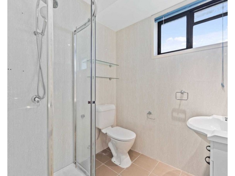 6 Tinbeerwah Place, Chapel Hill QLD 4069