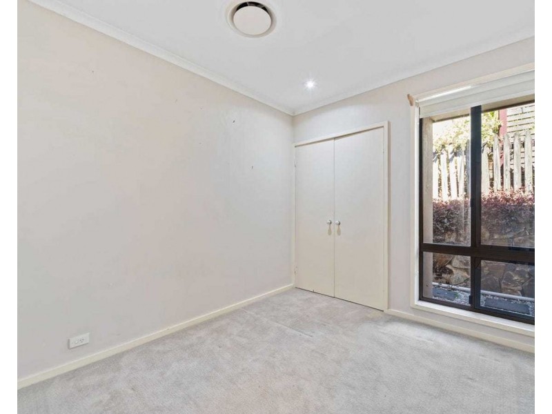 6 Tinbeerwah Place, Chapel Hill QLD 4069
