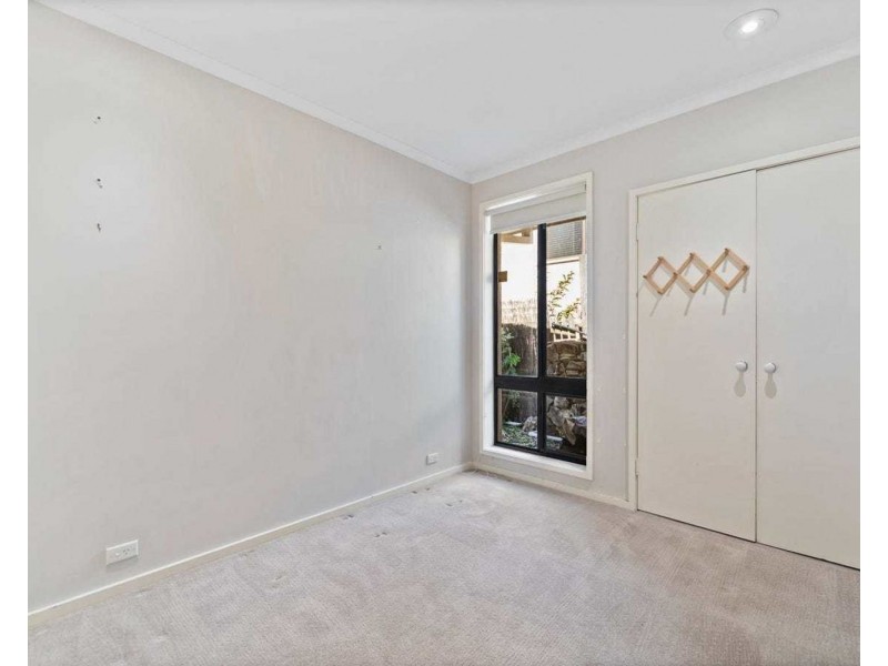 6 Tinbeerwah Place, Chapel Hill QLD 4069