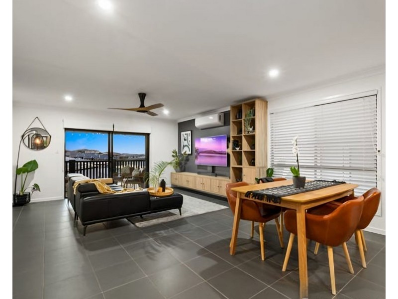 16 Sawyer St, Spring Mountain QLD 4124