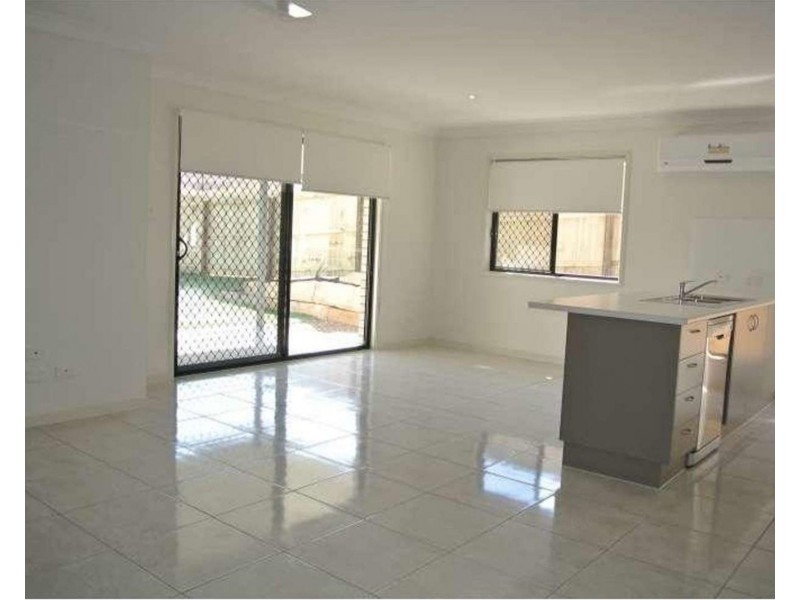 12 Hoffman Way, Bundamba QLD 4304