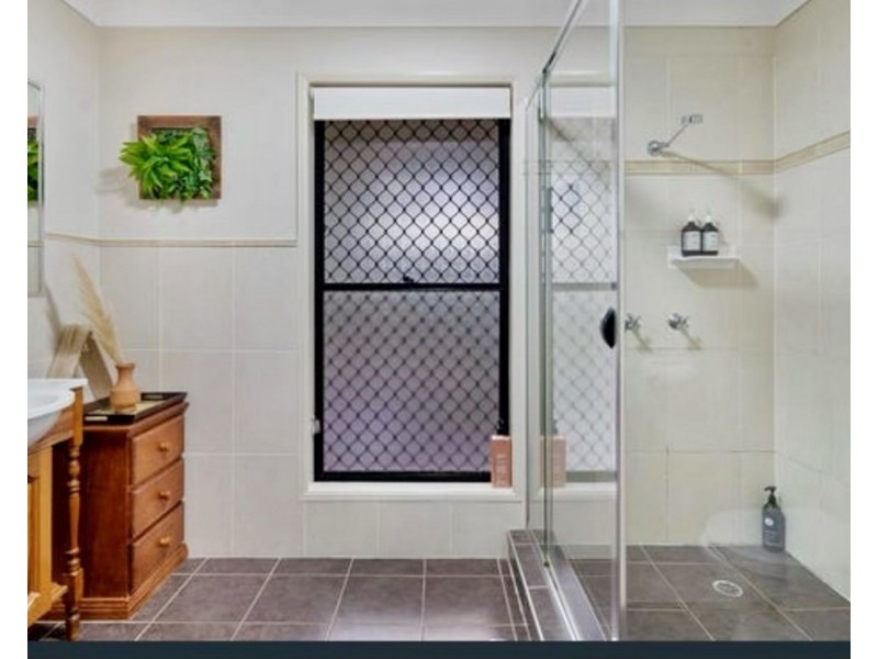 2-4 Wallaroo Crt Greenbank, Greenbank QLD 4124