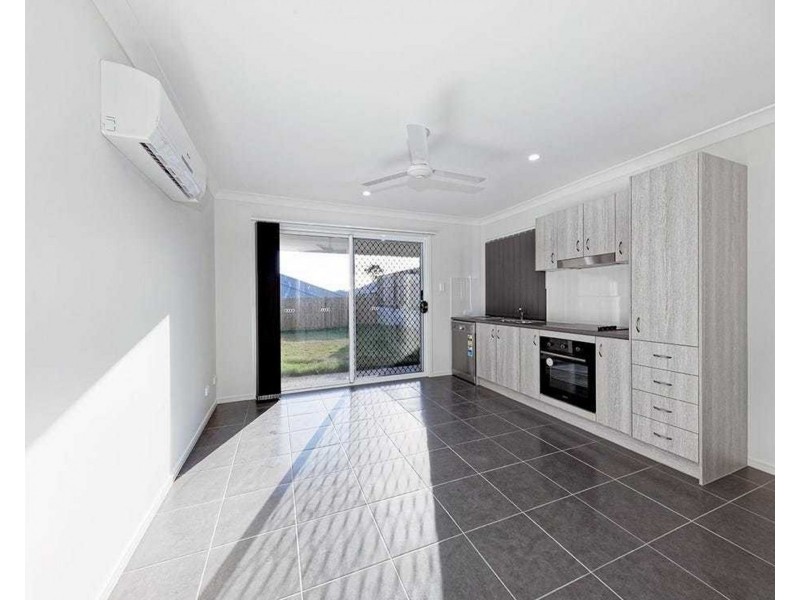 2/71 Windle Road, Brassall QLD 4305