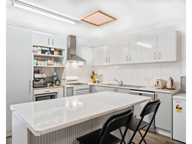 4/5 Spalding Crescent, Goodna QLD 4300