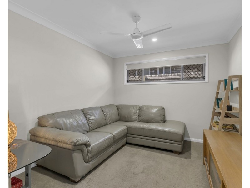 8 Kintore Street, Heathwood QLD 4110