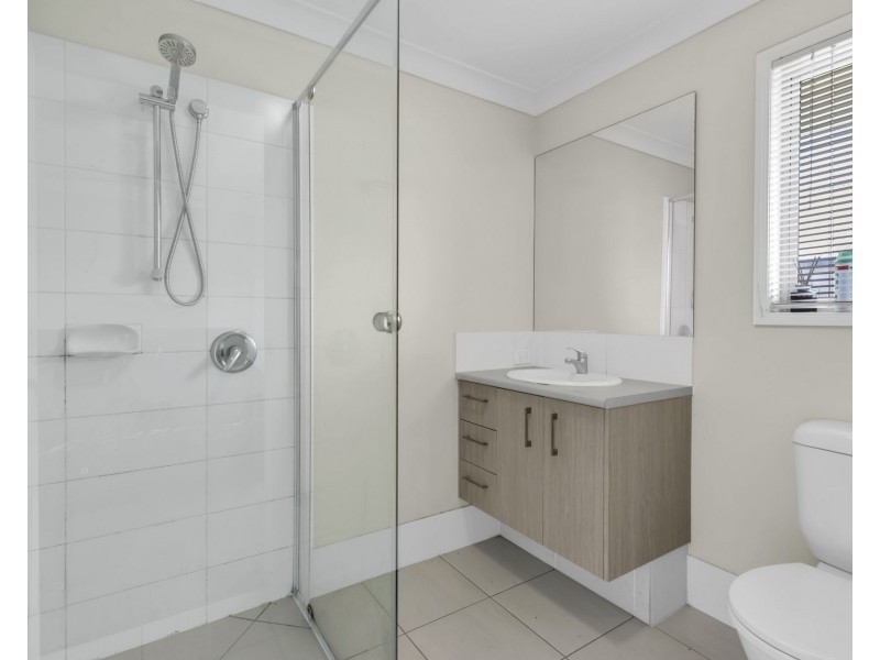 8 Kintore Street, Heathwood QLD 4110