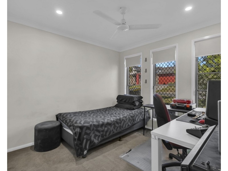 8 Kintore Street, Heathwood QLD 4110