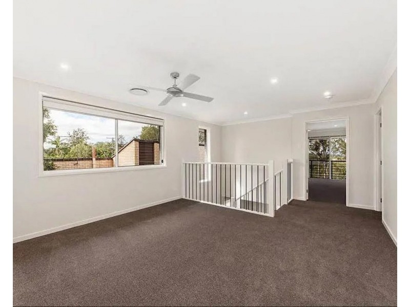 61 Sunset Rd, Kenmore QLD 4069