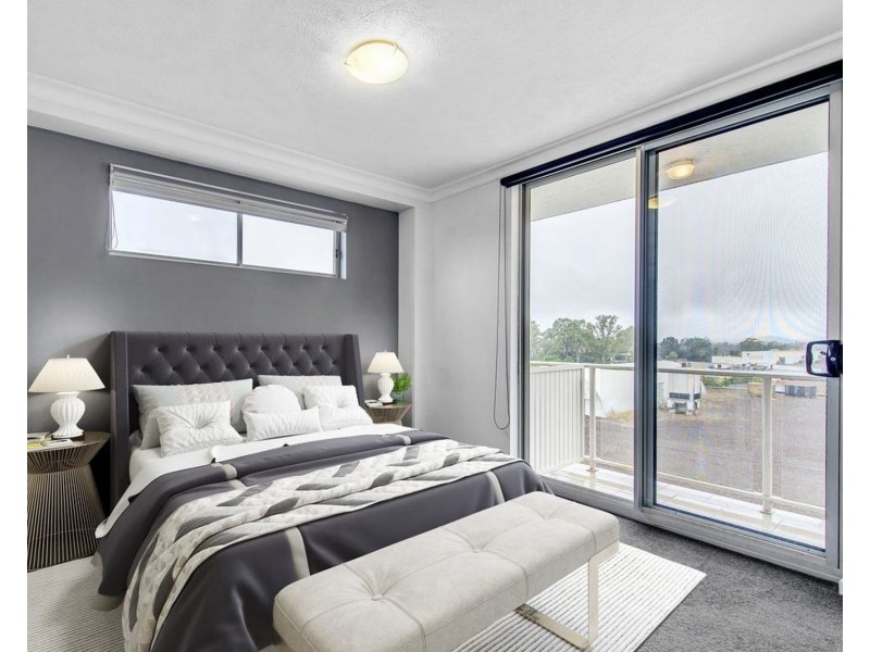 15 Grosvenor Rd, Indooroopilly QLD 4068