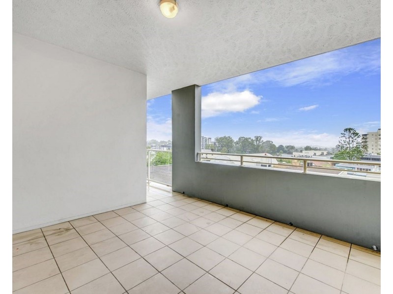 15 Grosvenor Rd, Indooroopilly QLD 4068