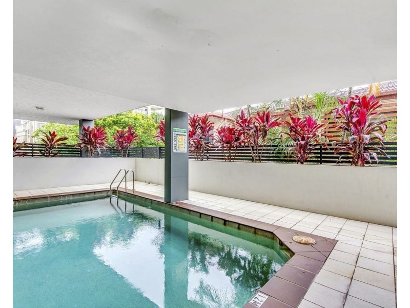 15 Grosvenor Rd, Indooroopilly QLD 4068