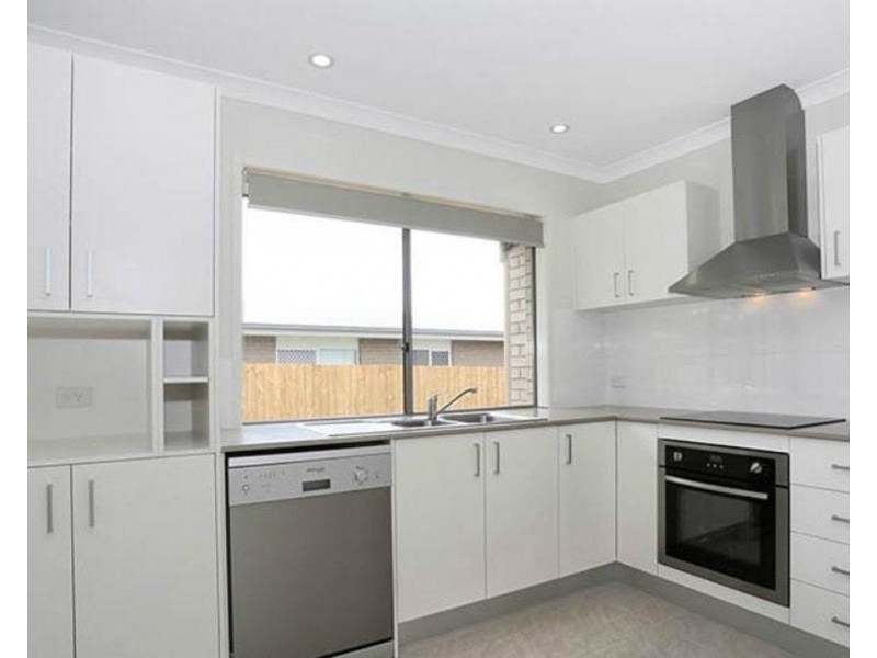 28a Tamatea Dr, Bellbird Park QLD 4300