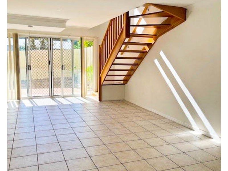 21 Brougham Street, Fairfield QLD 4103